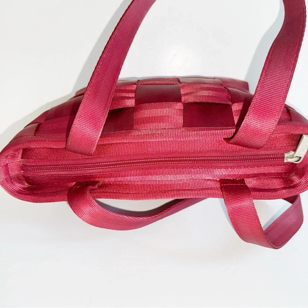 Y2K Harvey's The Original Red Seatbelt Bag Shoulder Y2K Contemporary